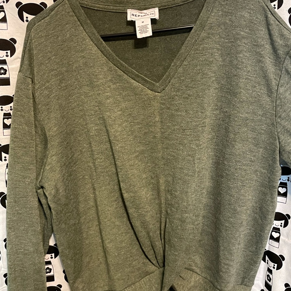 New Grey For The Republic Knot Styled Size Medium